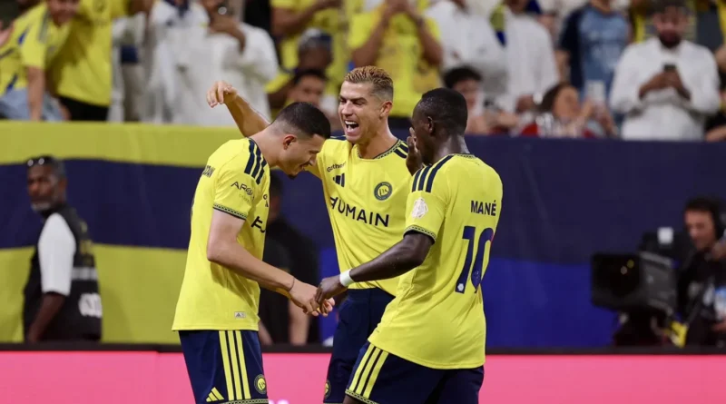 الكشف عن تفاصيل تدخّل رونالدو لإنهاء أزمة رواتب في النصر