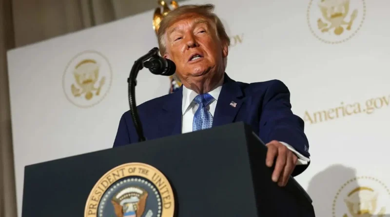 أداة ترامب للذكاء الاصطناعي تناقضه… ماذا قالت America.gov عن الرسوم والأسعار والانتخابات؟
                         , 
                      يضم الموقع روبوت محادثة يسمى “أميركا”، يجمع المعلومات من نحو 29 ألف موقع حكومي
