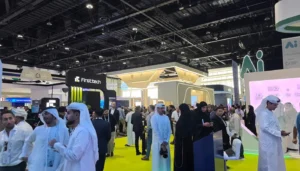 قمة أبوظبي… وزير الاستثمار الإماراتي: نستهدف توسيع نطاق شركات الذكاء الاصطناعي وتوفير وظائف عالية القيمة