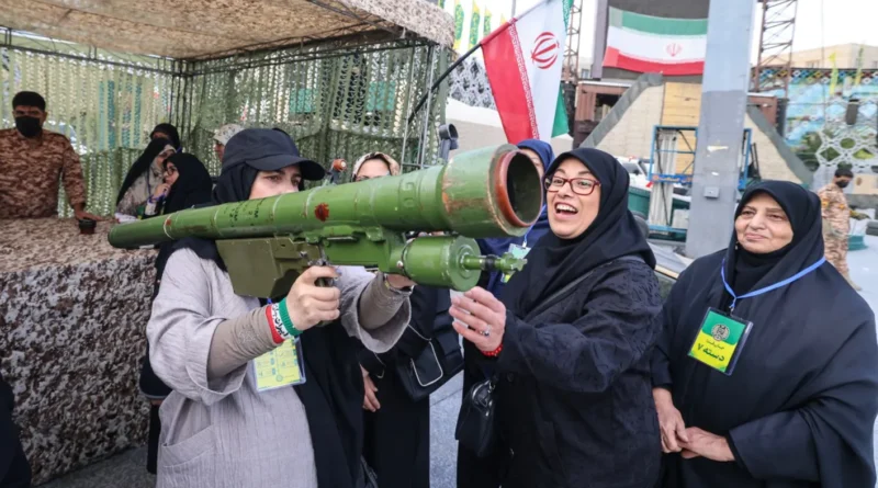 ترامب يُلوّح بضربات قبل الانتخابات النصفية… خيار جدي أم مناورة لدفع إيران إلى تنازلات؟