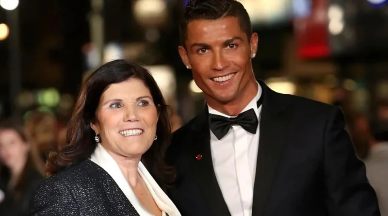“بكيت قليلاً”… والدة رونالدو غاضبة بعد الأزمة في منتخب البرتغال