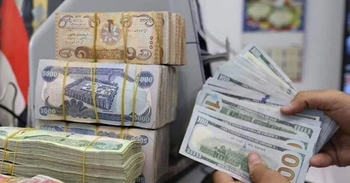 “صدمة الدولار”.. شلل يصيب أسواق العراق عقب خفض الحكومة قيمة الدينار
