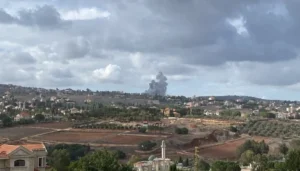 غارات على جنوب لبنان… وتوغّل آليات إسرائيلية في كفرشوبا قُبيل قطاف الزيتون
                         , جنوب لبنان: حتى أشجار الزيتون باتت لها حدود