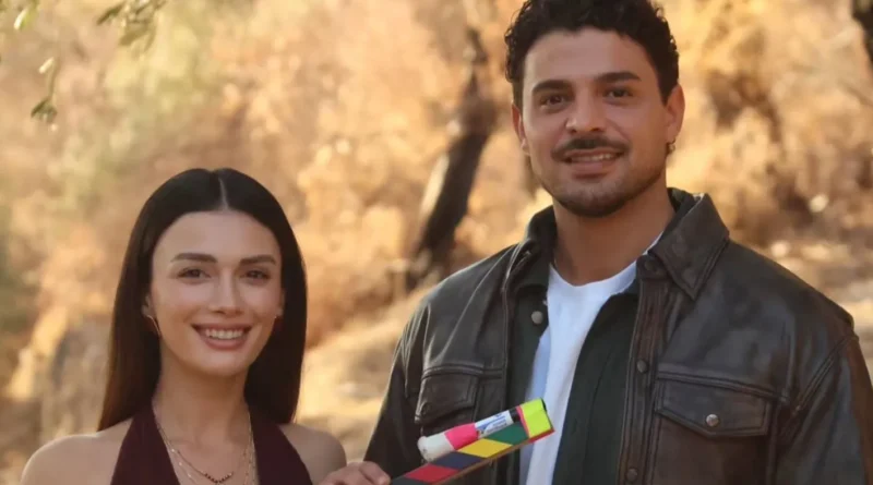 هاليت أوزغور ساري وأوزغي ياغيز بين أساطير هوميروس في “Tell Me Troy” (صور)
                         , هاليت أوزغور ساري شريك نسليهان أتاغول في “مفاجآت القدر”
