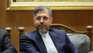 هدف أساسي لزيارة سعيد خطيب زادة إلى بيروت: طمأنة حلفاء إيران الخائفين