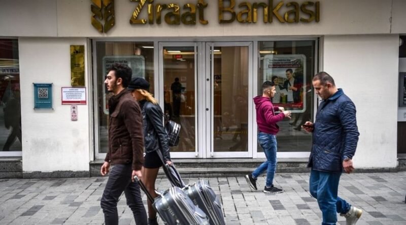 رئيس هيئة تنظيم سوق المال بتركيا يستقيل وسط أزمة صناديق الاستثمار