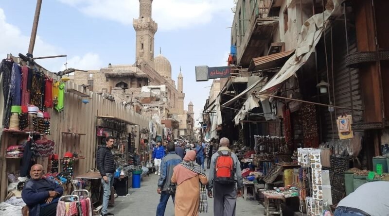 الحكومة المصرية تستهدف مضاعفة الحد الأدنى للأجور.. كم سيبلغ؟