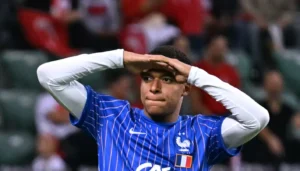 هل يغيب كيليان مبابي عن الكلاسيكو ضد برشلونة؟